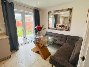 Etihad AO Arena 3 BR House with Parking 3 cars